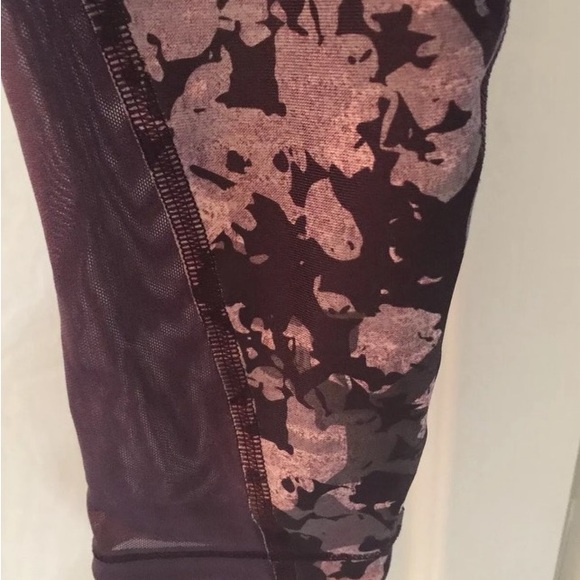 Under Armour crop leggings Print  XS NWT - Picture 6 of 9